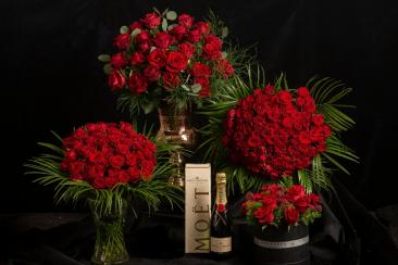 Red roses vases