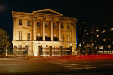 A floodlit Apsley House at night