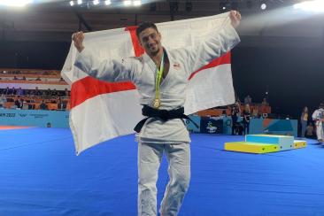 Ashley Mckenzie with his gold medal for judo at the Commonwealth Games