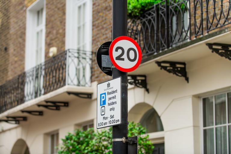 A 20 miles per hour sign on a Westminster street